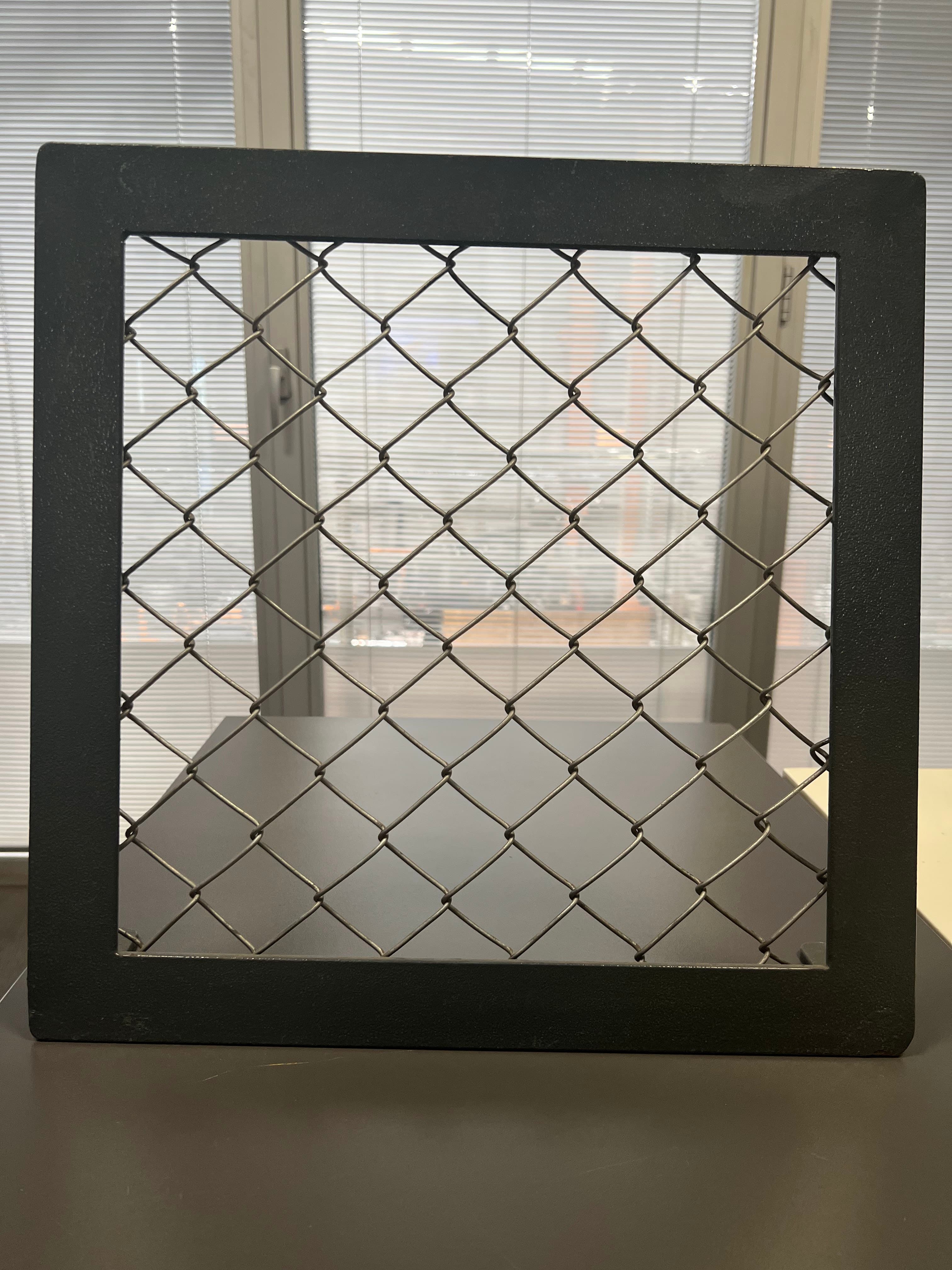 Chain link sample — 40×40 mm mesh