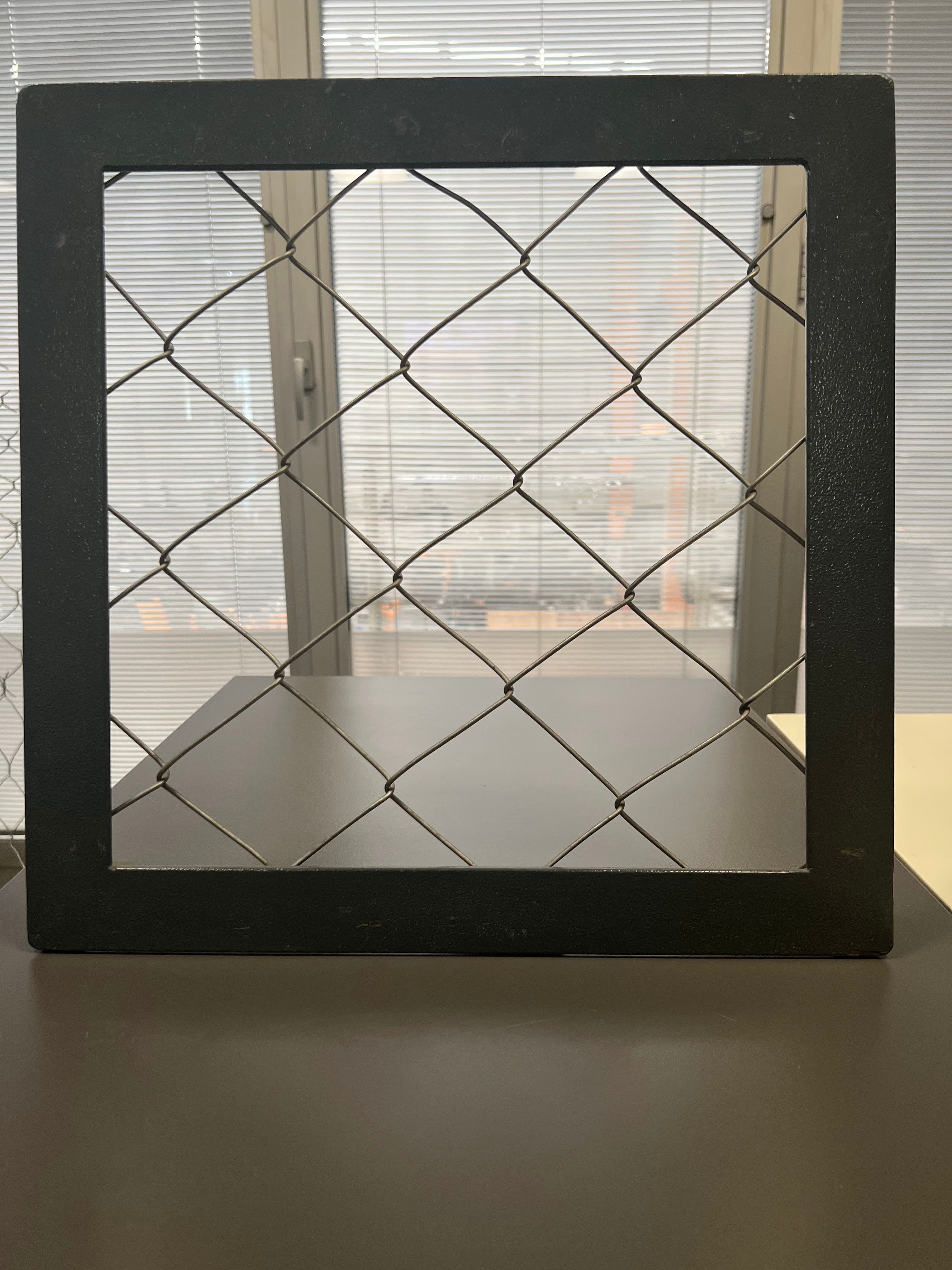 Chain link sample — 70×70 mm mesh (alternate view)
